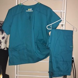 Wonderwink XL flex scrub set teal top and bottom